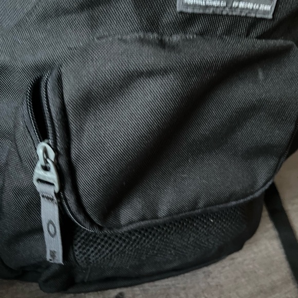 Oakley Vintage Black Men's Backpack - Picture 9 of 16
